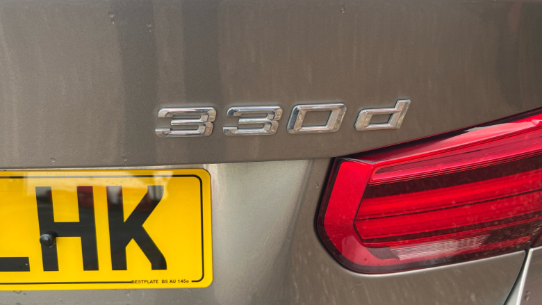 BMW 3 Series 330d xDrive Luxury 4dr Step Auto Diesel Saloon